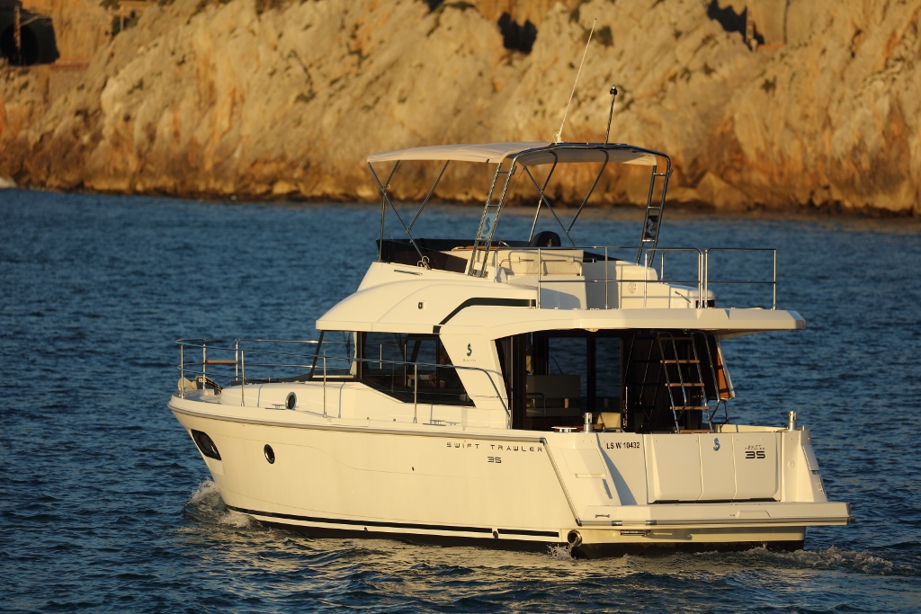 Swift Trawler 35